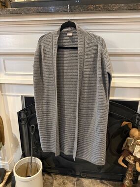 Chico's Heather Gray Ribbed Sleeveless Cardigan